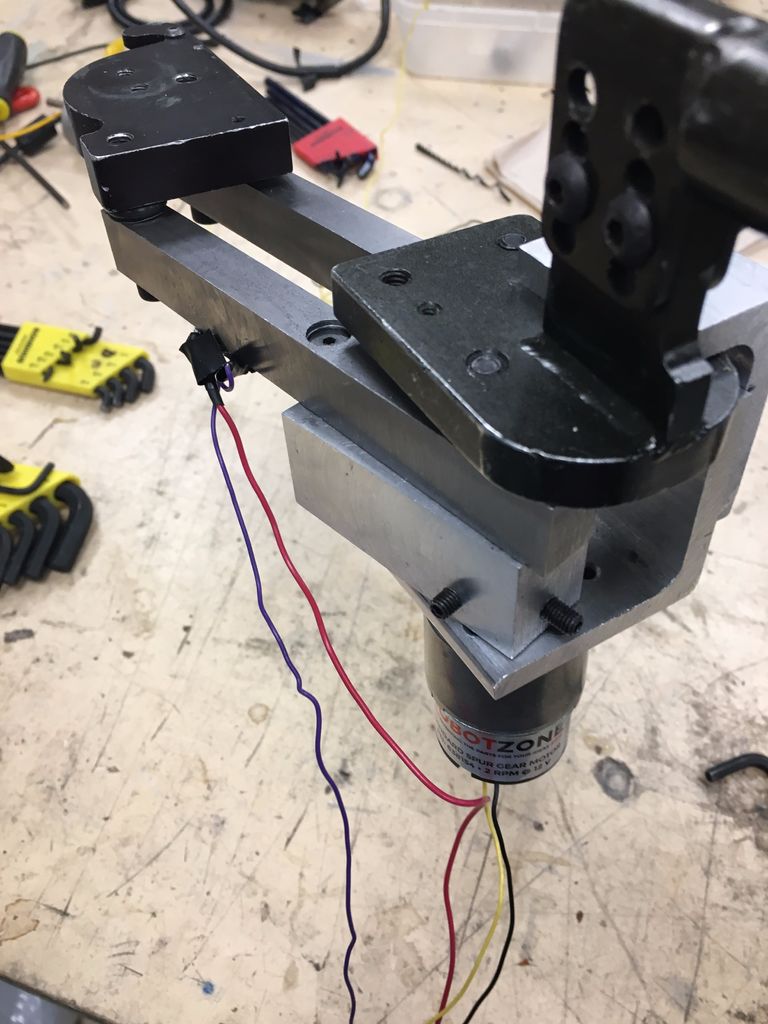 Final version of motor attachment with new, stiffer linkage